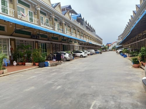 ផ្ទះសម្រាប់លក់ជិតផ្លូវជាតិលេខ5 និងផ្លូវជាសុផារ៉ា ងាយស្រួលក្នុងការរស់នៅមិនស្ទះចរាចរណ៍