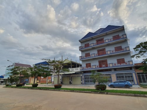 ផ្ទះជួល សម្រាប់ធ្វើសាលារៀន និងផ្ទះសំណាក់