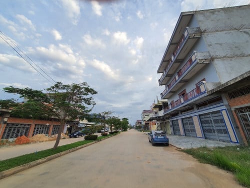 ផ្ទះជួល សម្រាប់ធ្វើសាលារៀន និងផ្ទះសំណាក់