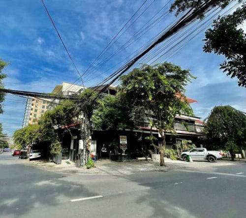 Corner Villa For Rent Along Commercial Street, Khan Daun Penh, 20x25m, 03Floors, 4,500$ Per Month