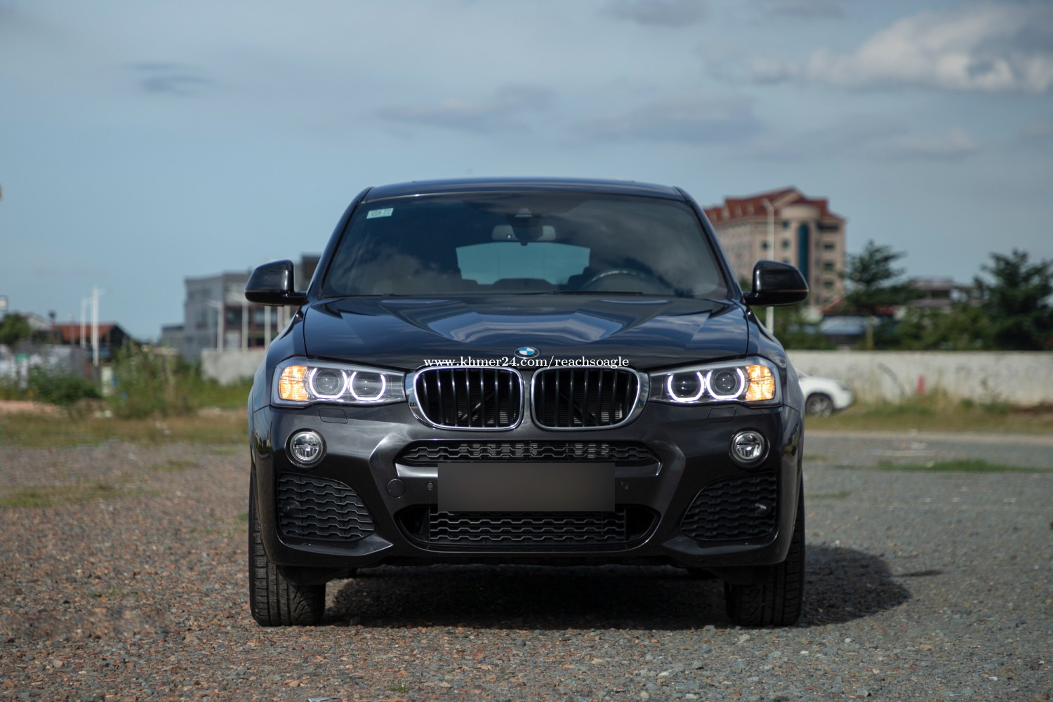 BMW X4 2017 មួយទឹកស្រុកក្រៅ ស្អាតខ្លាំង in Phnom Penh, Cambodia on