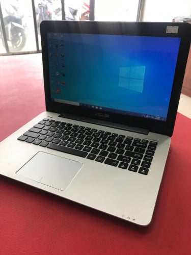 CPU: Core i3 4th RAM:128GB SSD:12GB Screen: 14"សម្រាប់រៀន Online