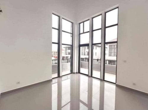 Queen villa for Sale in Chip Mong 598 ( Park Land )