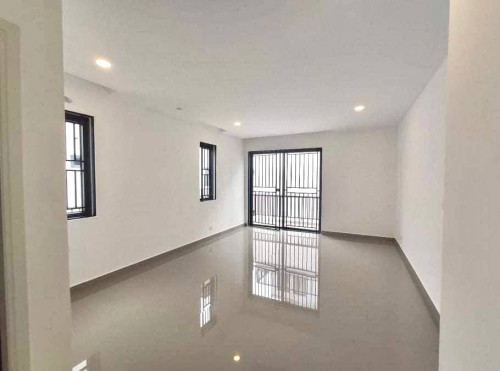 Queen villa for Sale in Chip Mong 598 ( Park Land )