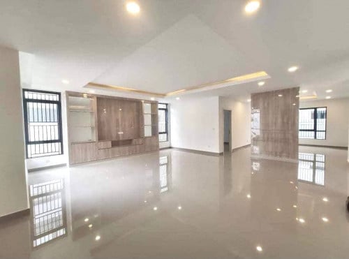Queen villa for Sale in Chip Mong 598 ( Park Land )