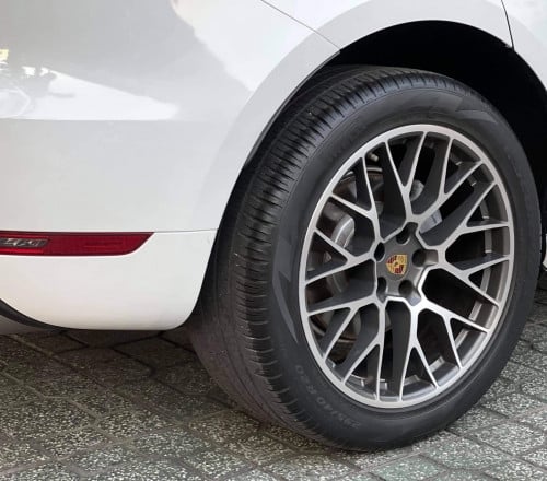 យ៉ាន់សុីន Porsche Macan រង្វង់ 20”