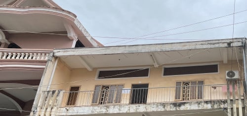 ផ្ទះជាន់ទី2លក់បន្ទាន់នៅជិតផ្សារដេប៉ូ(House for sale)