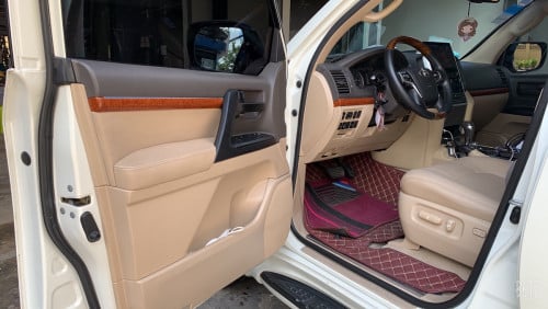 តំលៃទន់ៗ កាត់បានមុនចំនេញ TOYOTA LANDCRUISER V6 សាំង ឆ្នាំ 2012 (ស្ស៊ីន) Full Option Plus