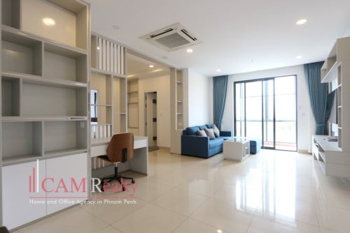 BKK1 area | Luxurious 2 bedrooms serviced apartment for rent | Pool, gym, steam & sauna