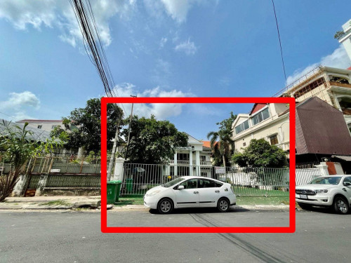 Restaurant-Villa For Rent In Beoung Keng Kang 1 (BKKI), 03Floors, 7,000$ Per Month