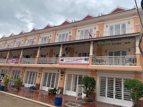 ផ្ទះលក់​បន្ទាន់ក្រោមទីផ្សារ បុរីវិមានភ្នំពេញ​  (មាន៥០%ចូលនៅបាន)