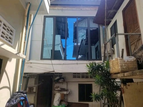 ផ្ទះជាន់ទីមួយ