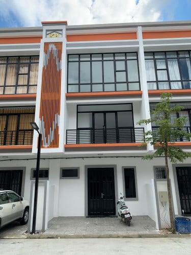 វីឡាកូនកាត់លក់