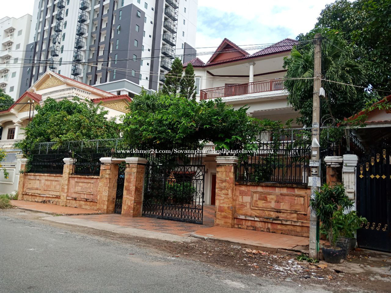 វីឡាសម្រាប់ជួលនៅផ្លូវធំ (មានចំណតធំទូលាយ)/Villa For Rent On Main Road