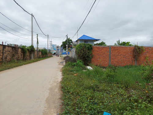 ដីខណ្ឌពោធិសែនជ័យជិតផ្លូវទំនប់កប់ស្រូវ