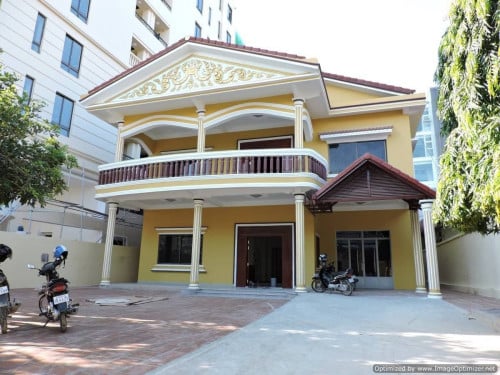Villa For Rent At Chamkamon Area, Near Norodom BLVD, 07Beds, Per Month