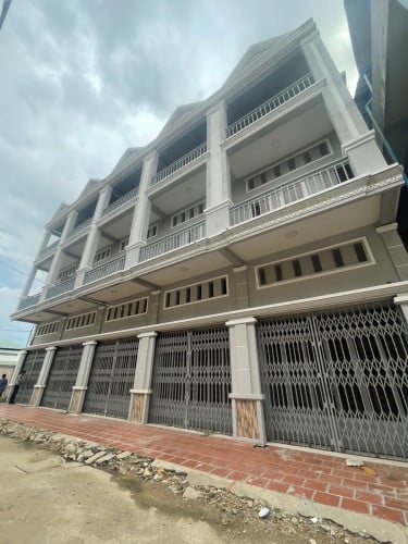 ផ្ទះល្វែង ជួល/លក់ ជិតស្ថានីយ៍ទូរទស្សន៍បាយ័ន