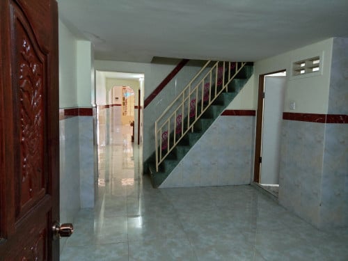 ផ្ទះល្វែងអាជីវកម្មជួល នៅសង្កាត់ទឹកល្អក់៣ ផ្លូវ២០៤ (ទីតាំងរកស៊ី)