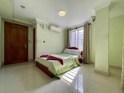 មានម៉ានសុីនត្រជាក់ និង គ្រែ