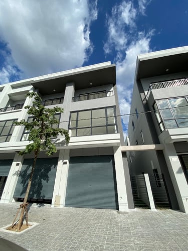 Urgent Shop House (លក់ខាត) near Shopping Mall at Chip Mong Prey Sor