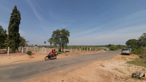 Land for sale ដីលក់បន្ទាន់ប្រញាប់លុយ(ប្លង់រឹង)