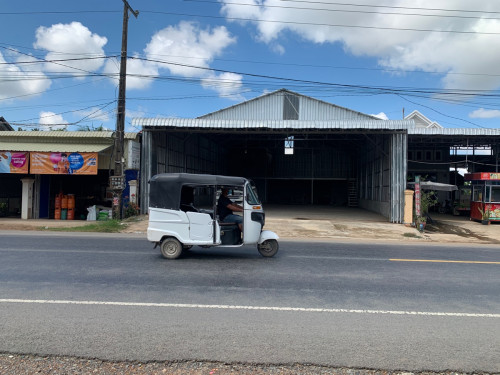 ឃ្លាំងលក់រឺសជួល 12.5mx31mអាចប្រកបអជីវកម្មបានគ្រប់ប្រភេទ