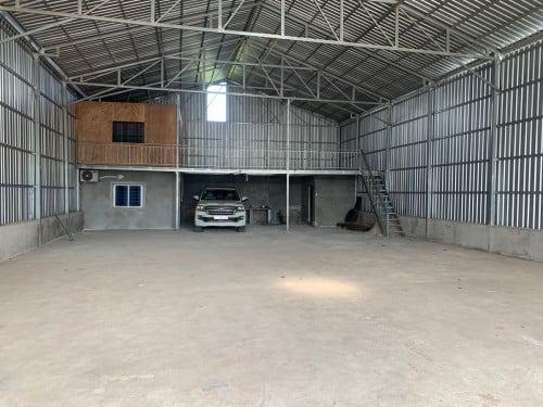 ឃ្លាំងលក់រឺសជួល 12.5mx31mអាចប្រកបអជីវកម្មបានគ្រប់ប្រភេទ