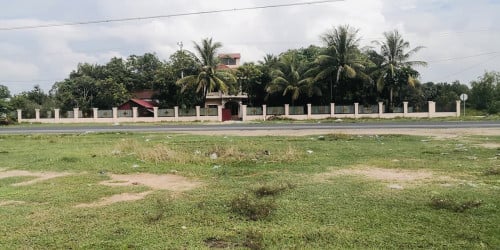 វីឡាលក់ ចុះថ្លៃ $350000 62x65 បើកការាសសាំងបាន លើផ្លូវជាតិលេខ1