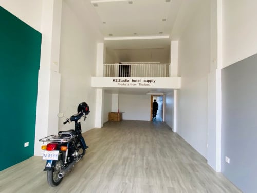 ផ្ទះអាជីវកម្មសម្រាប់ជួល នៅលើកផ្លូវធំ271