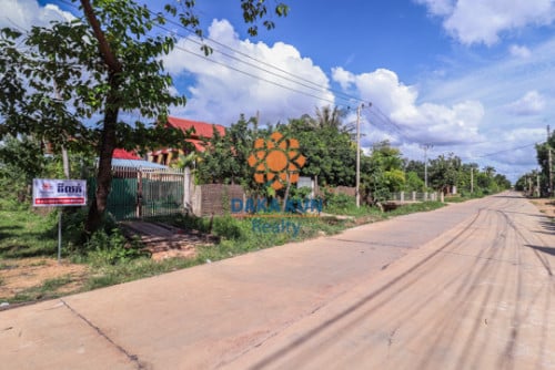 ដីលក់បន្ទាន់ជាប់ផ្លូវប៉េតុង 15ម៉ែត្រ, នៅជិតសណ្ឋាគារ Navutu Dream/Urgent Land sale in Siem Reap city