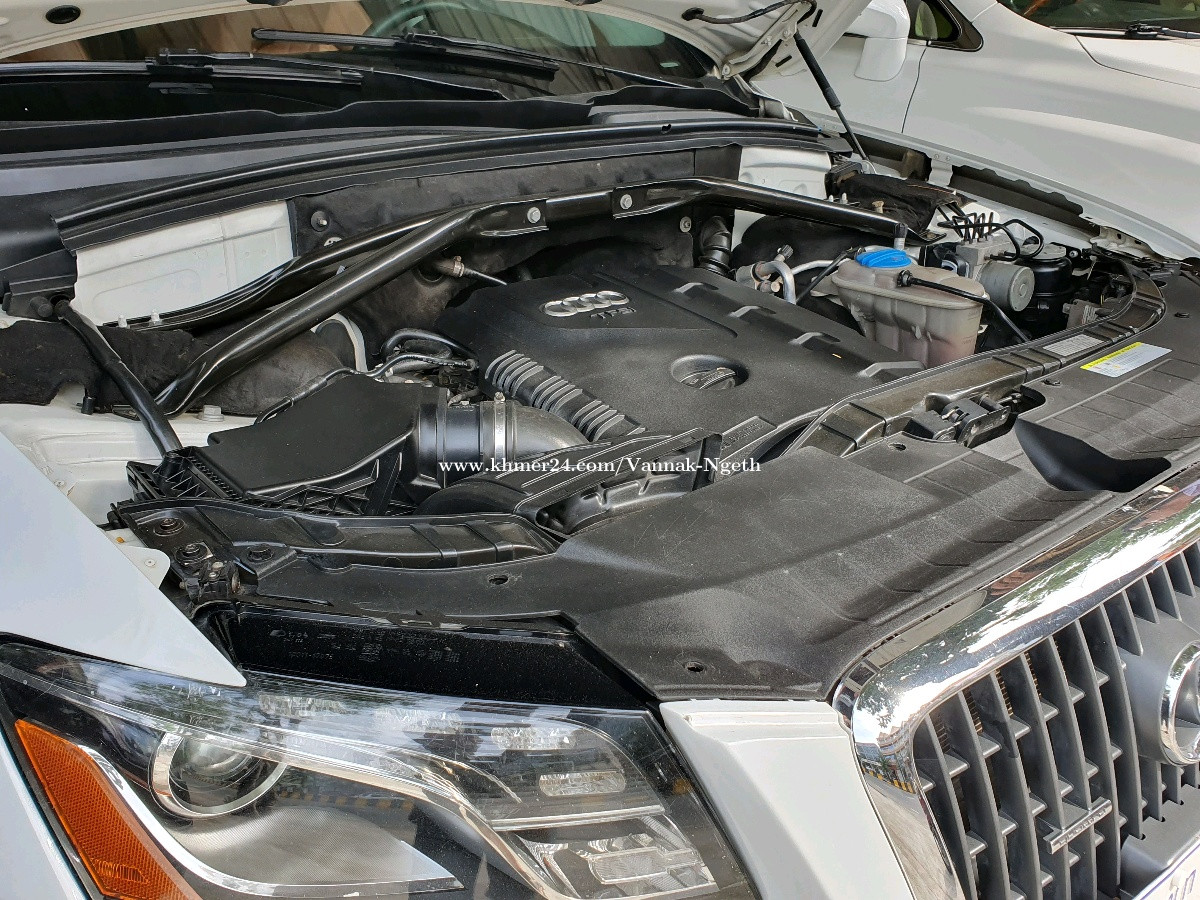 Audi Q5 2012 V4 Gasoline engine in Phnom Penh, Cambodia on