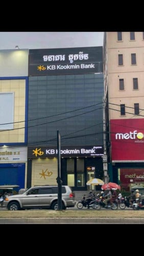 អាគារលក់នៅលើផ្លូវធំច្បារអំពៅ