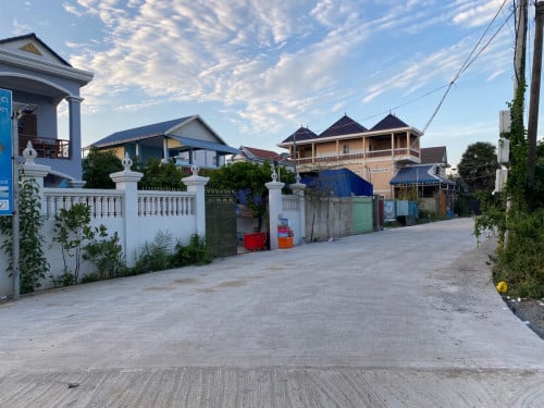 ដីលក់ បន្ទាន់ ប្រញ៉ាប់លុយ ក្រុងតាខ្មៅ ដីកែង​ Land For Selling Takhmau/Takhmao