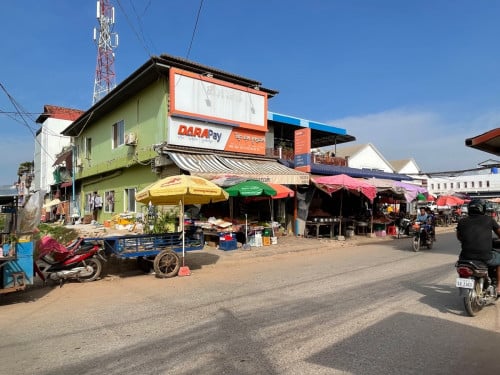 ផ្ទះលក់នៅជាប់ផ្សាដើមក្រឡាញ់ខាងលិចផ្សារម្ចាស់ផ្ទាល់