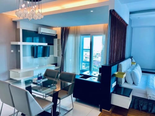 Condo for Rent Sliver Town Metropolitan