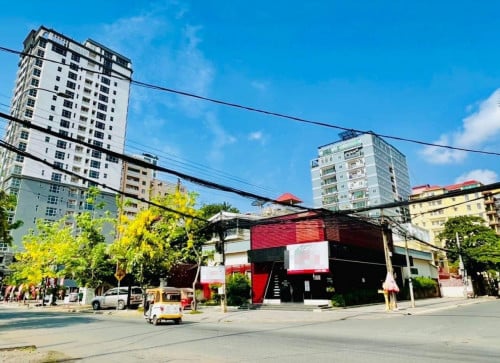 Corner Restaurant For Rent Along Commerce Road Of Beoung Keng Kang 1 (BKK1),1,118Sqm, 15,000$