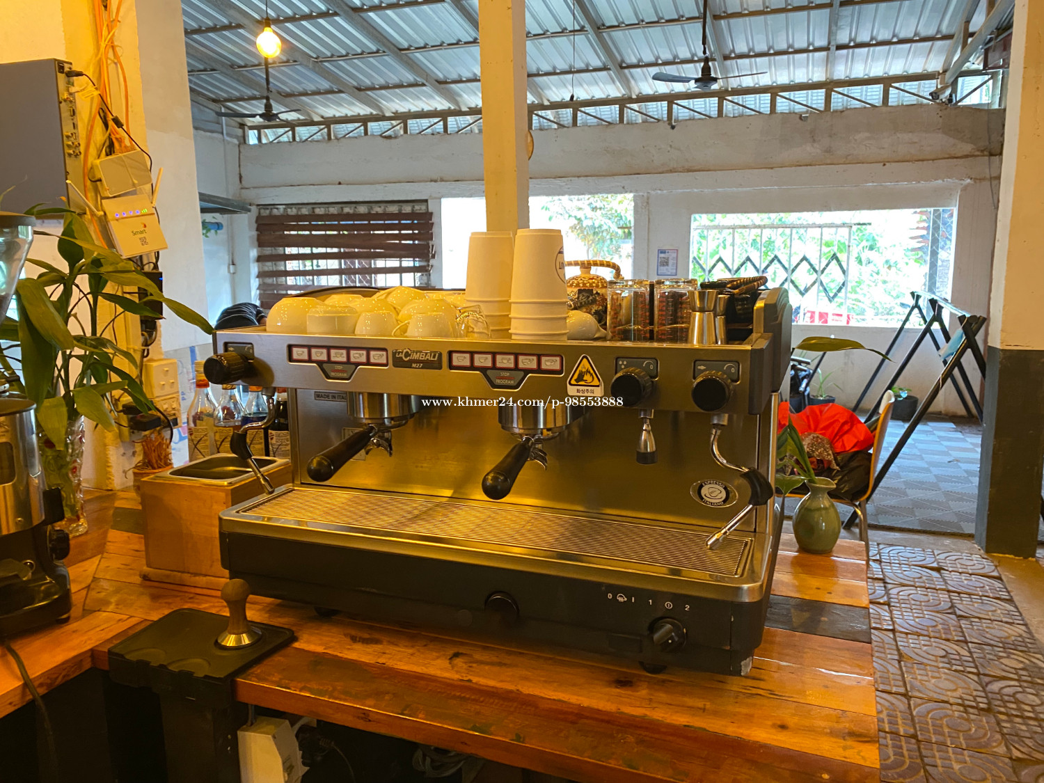 Coffee espresso machine / LA CIMBALI M27 and Free MAZZER grinder in