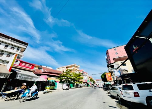 Pub-Restaurant For Rent Near Russian Market, 16x15m, 3,500$ Per Month