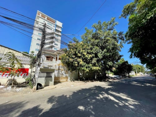 Villa for rent in Toul Kork Area, $3,200, 07Beds, 20x30m Good for resistance and office …etc…