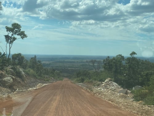 ដីលើ ភ្នំ 2H ប្លង់រឹង ជាប់អូរ  ស្រែអំបិល ខេត្តកោះកុង ទេសភាពស្អាត