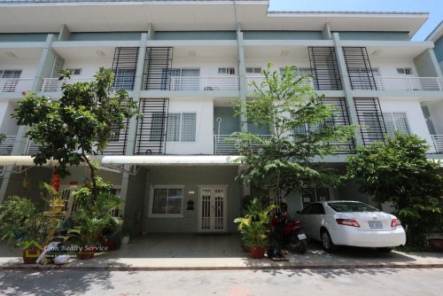 Aeon Mall Sen Sok area | Semi-furnished bright 2 bedrooms town house in gated community for rent