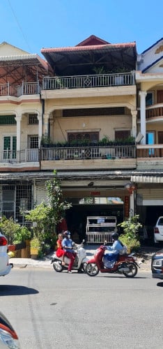 ផ្ទះលក់ នៅលើផ្លូវ271 ទំហំផ្ទះ5.30ម×16មទំហំដី5.50ម×23ម