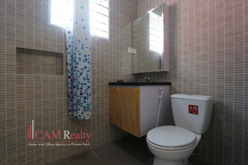 2 bedrooms apartment for rent in Daun Penh