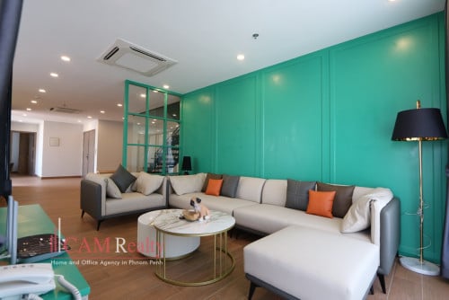 4 bedrooms penthouse serviced apartment for rent in Tuol Kork