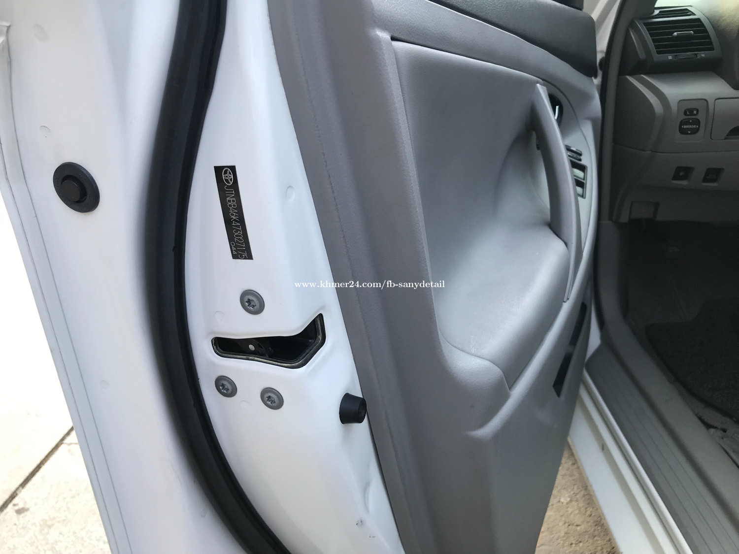 Car rental Camry Hybrid 07 Full Price 600.00 in Phnom Penh, Cambodia