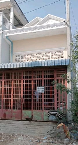 ផ្ទះលក់បន្ទាន់ 5×15  ចចារ