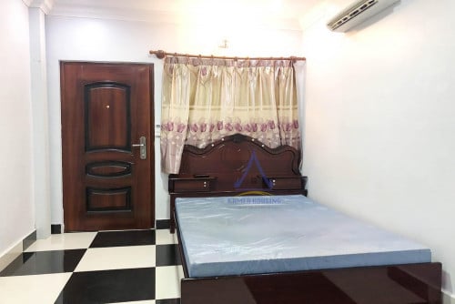 Doun Penh area | fully furnished studio room with lift for rent near Central Market (Riverside)
