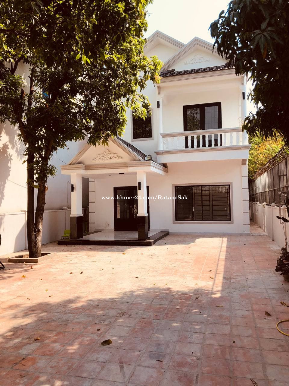 វីឡាជួល ជិតមន្ទីរពេទ្យអន្តរជាតិសែនសុខ Villa for Rent near Sen Sok