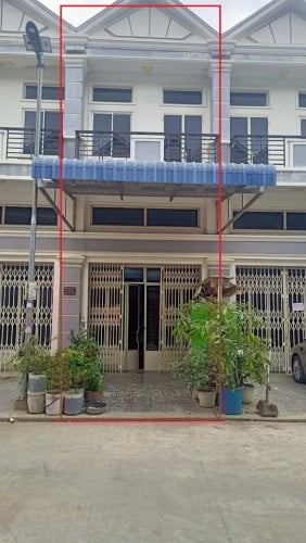 ផ្ទះល្វែង(E0 E1 ) នៅសង្កាត់ត្រពាំងក្រសាំង ខណ្ឌពោធិ៍សែនជ័យ ត្រូវការលក់បន្ទាន់