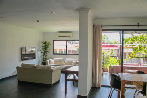 Modern 3 bedroom renovated apartment  available for rent in Doun Penh Area 